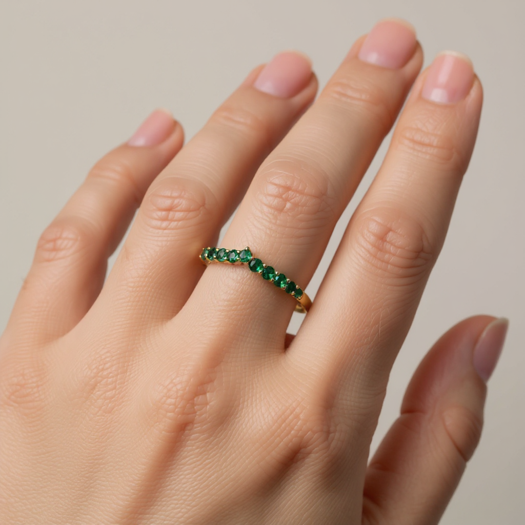 Gorgeous 10K Gold Emerald Ring